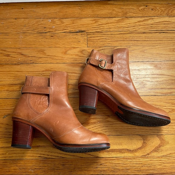 J. Shoes Hardwick Leather Buckle Block Heel Booties Tan - Picture 3 of 15